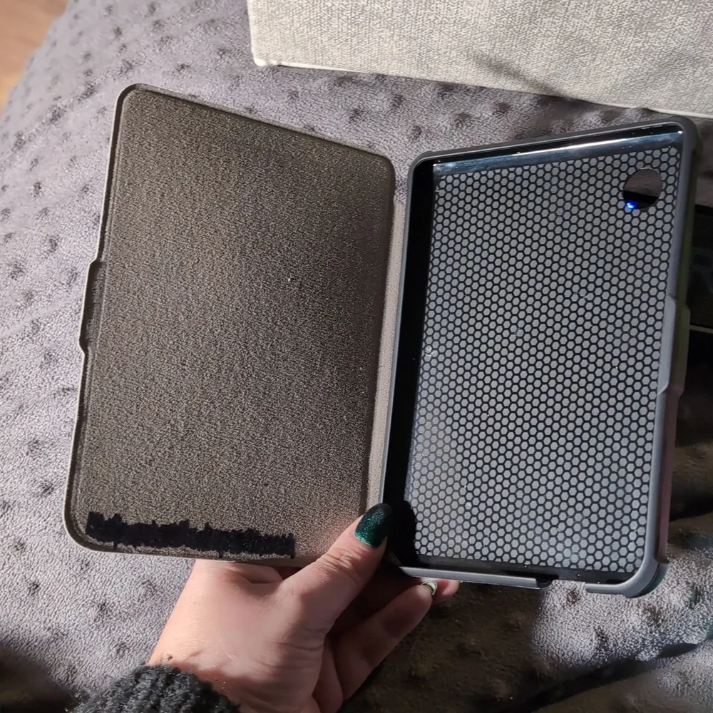 Sleep Cover | Kobo Clara Black & White | Van Gogh's Almond Blossoms Design